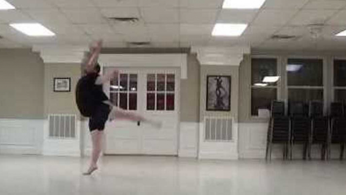 Plus-Size Dancer Freestyles Incredible Moves