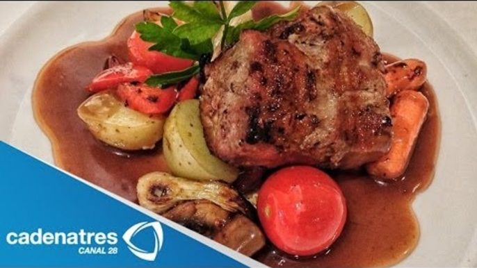 Receta para preparar filete de res con salsa de orégano y jitomate. Receta de filete de res