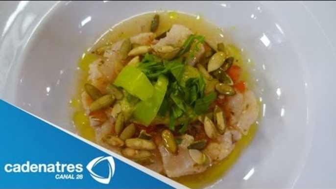 Receta para preparar pescado en escabeche con pipian verde y chile güero. Receta de pescado