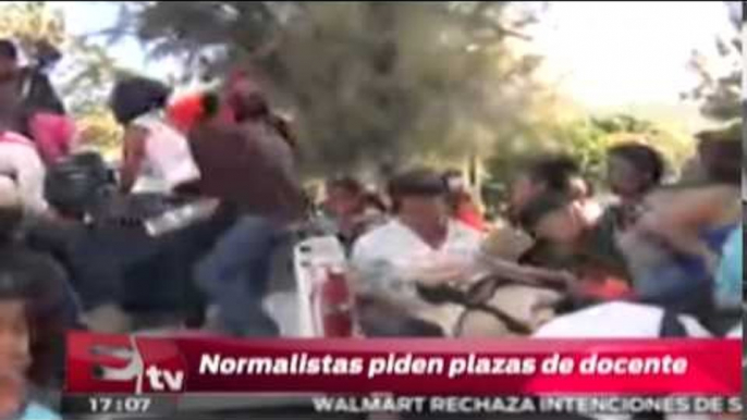 Normalistas exigen 126 plazas de docentes / Excélsior Informa