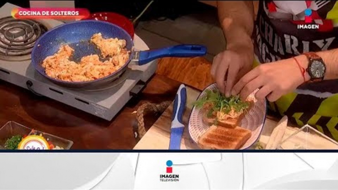 Cocina de solteros: delicioso sándwich de pollo con tocino | Sale el Sol