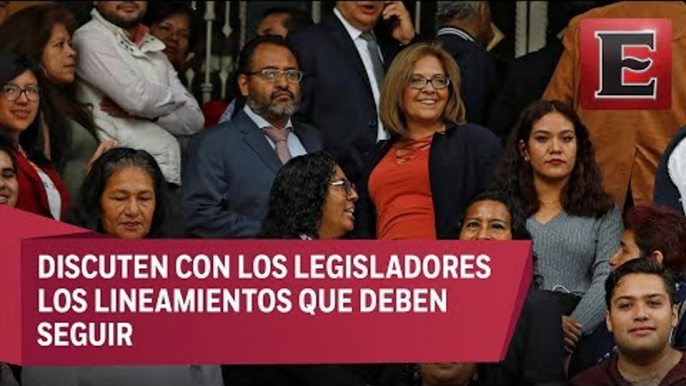 López Obrador se reúne con senadores y diputados federales electos