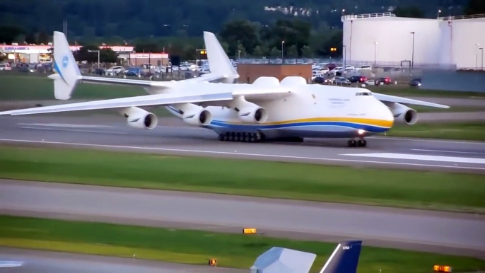 Décollage du plus gros avion du monde !