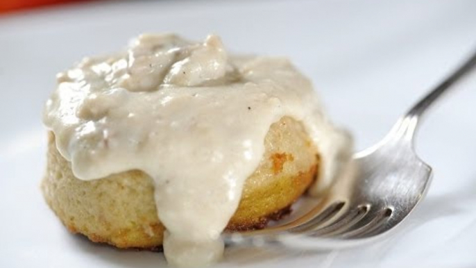 Soufflé de esparragos con salsa de champiñones