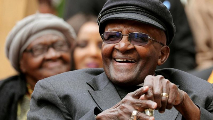 Archbishop Desmond Tutu leaves hospital after two weeks