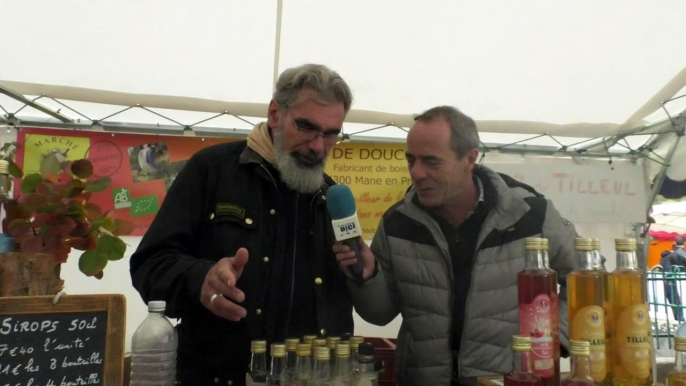 Hautes-Alpes: même la pluie n'a pas empêché le succès du marché aux fruits anciens d'Orpierre