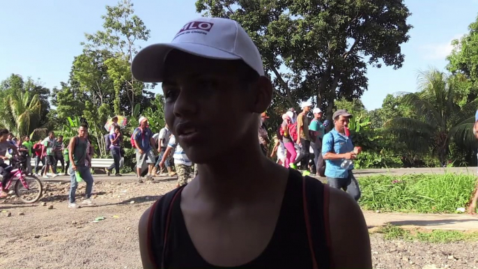 Miles de hondureños reanudan en México caravana hacia EEUU