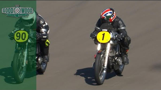 Twin Norton Manx bikes duel at Revival