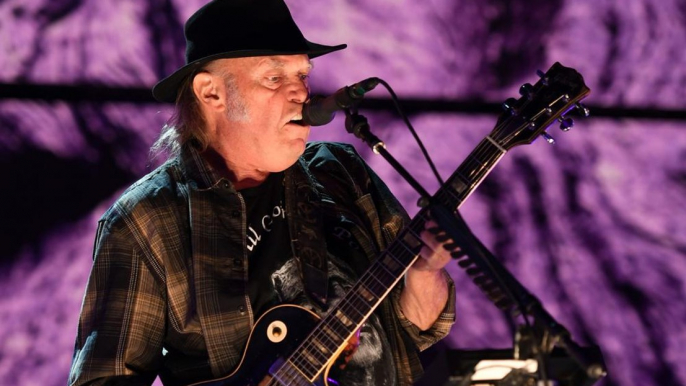 Neil Young confirms Daryl Hannah marriage