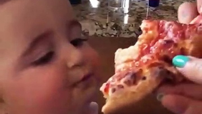 Cette maman arnaque son fils pour lui faire manger des légumes... Joli