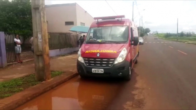 Garotinho é socorrido pelo Siate no Bairro Floresta