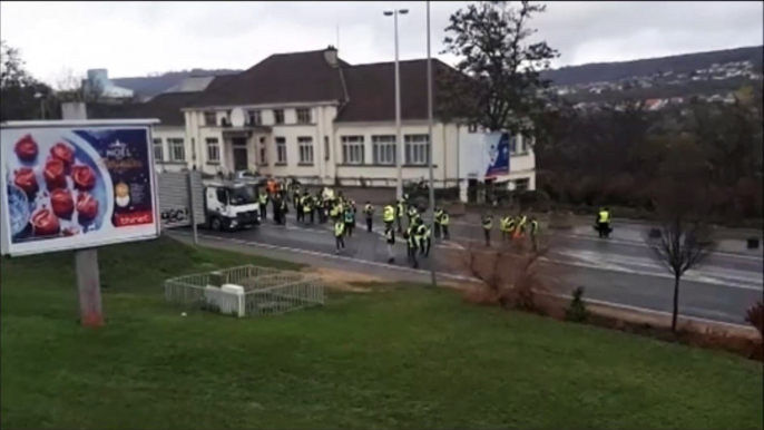 Lorraine Gilets jaunes Tensions à Frouard entre les gilets jaunes surveillés par les gendarmes