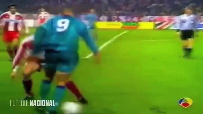 RONALDO FENÔMENO • Melhores Dribles _ Best Skills Ever -