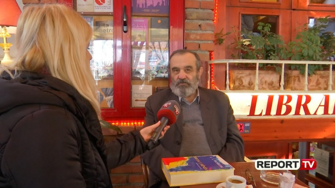 Report Tv - Shkrimtari Moikom Zeqo sjell për lexuesin librin “Shitja e Hënës” parabola shekujsh