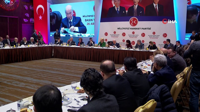 MHP Genel Başkanı Bahçeli: 'Sana zaten yazık olmuş Sayın Akpınar. 21'inci yüzyılda 1945'i örnek göstererek eleştiri yapmak, bu eleştiri değildir. Bu Metin Akpınar gibi toplumun genel kabul gören sevdiği bir sanatçının bu duruma