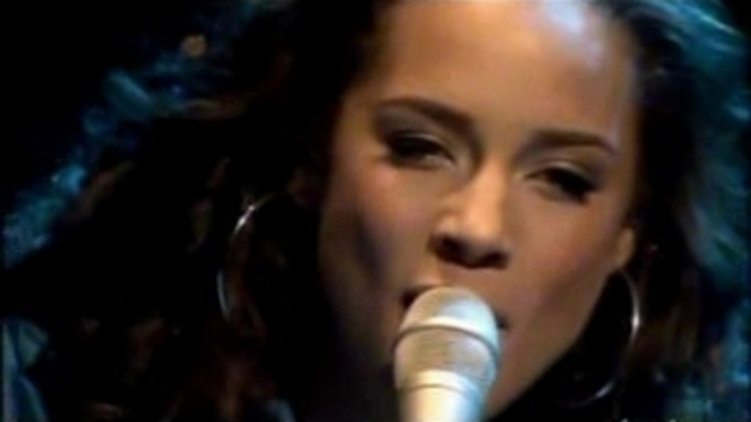 Alicia Keys - Superwoman Live Buenafente Spain
