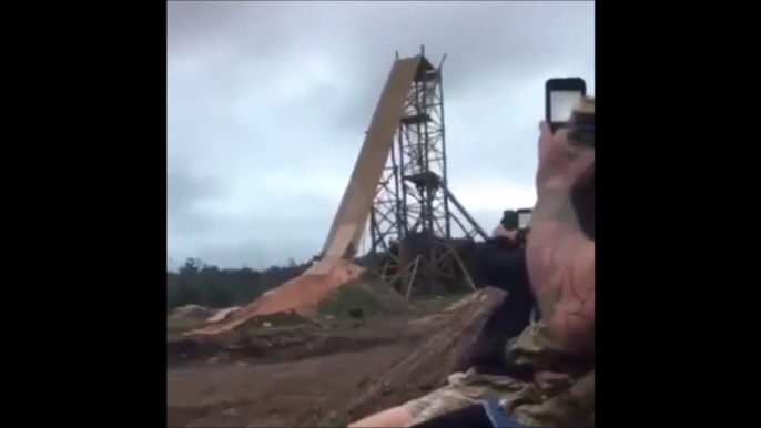 Un rider fait une énorme chute en voulant faire un looping en vélo !