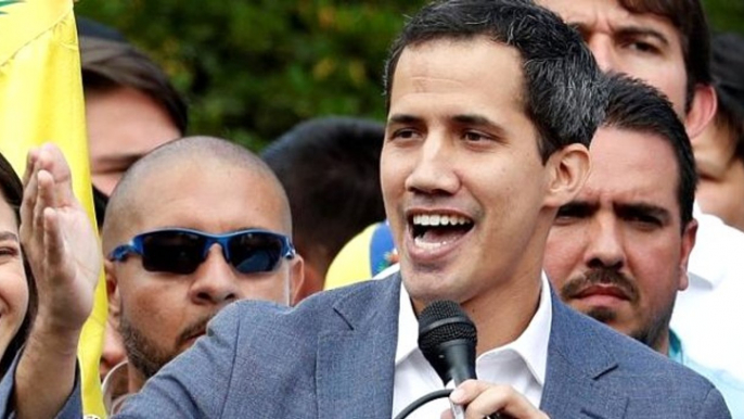 Venezuela'da Yüksek Mahkeme, Muhalif Lider Juan Guaidó'ya Ülke Dışına Çıkış Yasağı Koydu