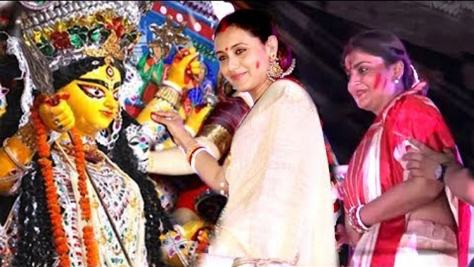 Rani Mukherjee Celebrates Durga Pooja 2017 Full Video HD