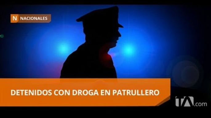 Dos policías, un exagente y un civil detenidos cuando cargaban droga a patrullero - Teleamazonas