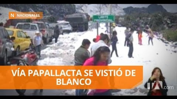 Decenas de vehículos quedaron atrapados por la nieve  - Teleamazonas