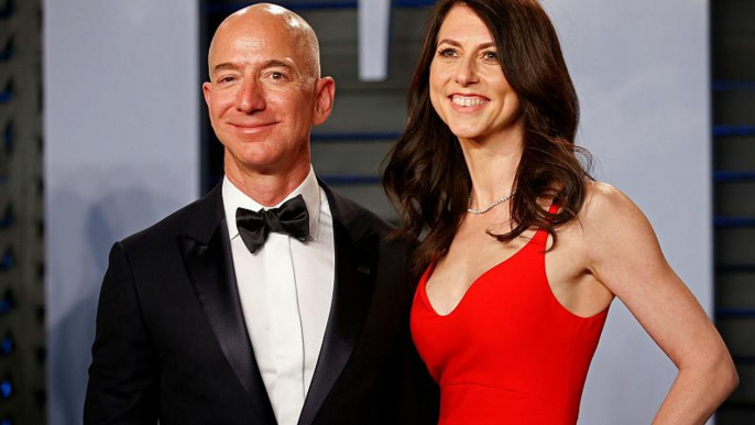 Amazon founder, Jeff Bezos, accuses US gossip magazine of blackmail