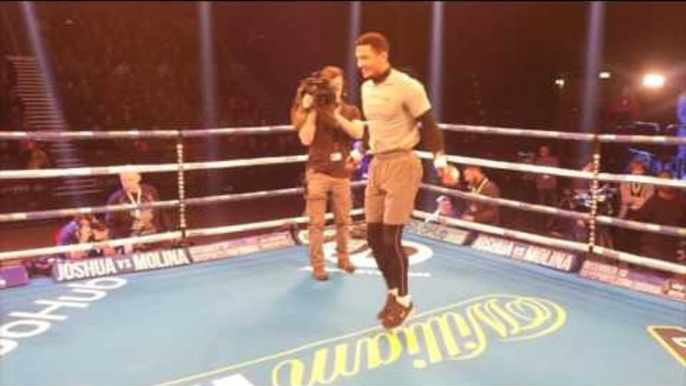 MARCUS MORRISON SKIPPING & SHADOWBOXING IN PUBLIC WORKOUTS IN MANCHESTER / JOSHUA v MOLINA