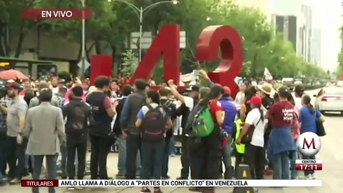 Marchan al Hemiciclo a Juarez a 53 meses del caso Ayotzinapa