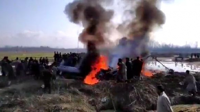 Keşmir'de Tansiyon Yükseliyor... Hint Basını: Hint Savaş Uçağı Düştü, Pilotlar Öldü