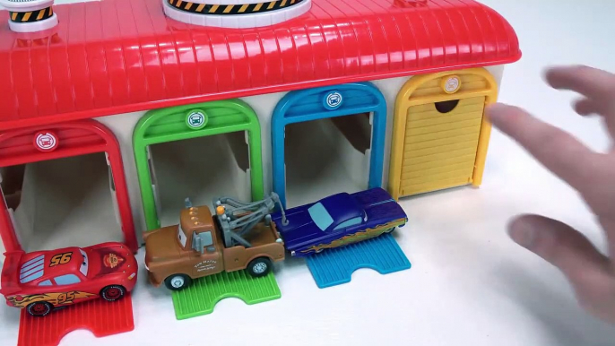 Learn Colors with Disney Cars Color Changing Vehicles Lightning McQueen and Mater!