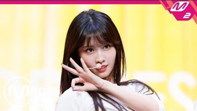 [MPD직캠] 트와이스 모모 직캠 'YES or YES' (TWICE MOMO FanCam) | @MCOUNTDOWN_2018.11.8