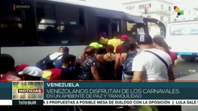 Venezuela: familias festejan carnavales en diversas ciudades