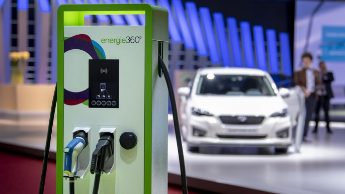 Car industry: What's the real cost of going electric? | Counting the Cost (Full)