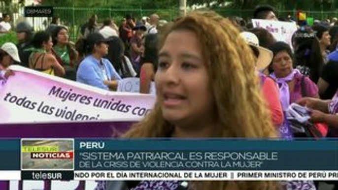 Peruanas marchan para exigir políticas contra la violencia de género