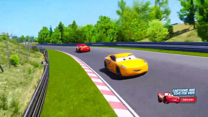 LIGHTNING MCQUEEN vs CRUZ RAMIREZ CIRCUIT RACE (Cars 3 Race)