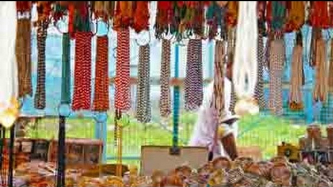 Jaipur, India: Hawa Mahal, best place to buy traditional items