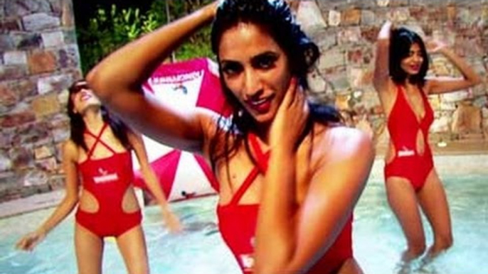 Kingfisher Supermodels take a dip in the pool