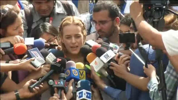 Lilian Tintori denuncia las "torturas" a las que ha sido sometido su marido en la cárcel