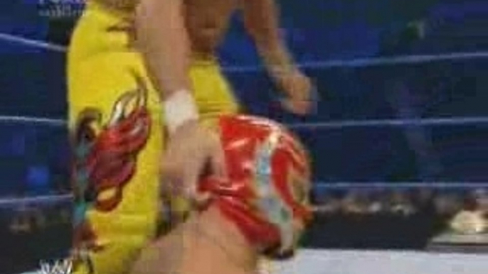 Rey Mysterio vs Chavo Guerrero 2/2 11/1/08