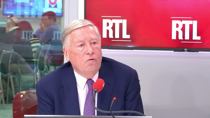 "Notre-Dame est le grand témoin de l'Histoire de France" dit Alain Duhamel sur RTL