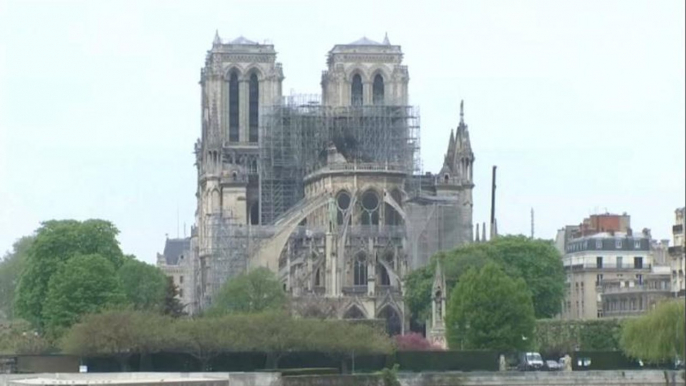 Notre-Dame, i pompieri: "la scelta di salvare le torri"