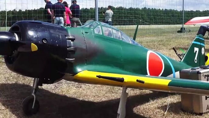 RC à l'ÉCHELLE de l'AVION de MODÈLE MITSUBISHI A6M DÉMONSTRATION de VOL / Flugfest Damelang 2017