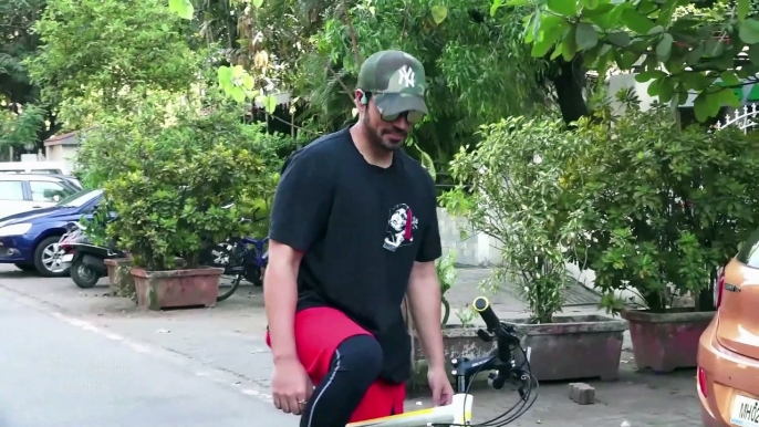 Gautam Gulati Snapped Cycling On Mumbai Roads