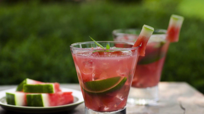 7 Refreshing Mexican Drinks -- Minus the Tequila