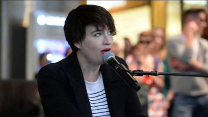 LIVE: Megan Washington performs "How To Tame Lions" at Westfield Sydney