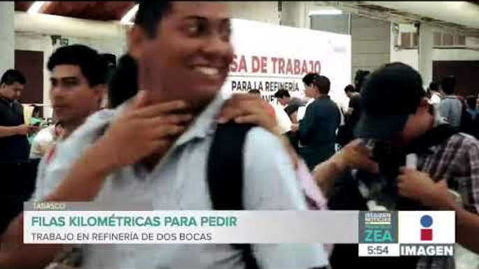 Filas kilométricas para pedir trabajo en la refinería de Dos Bocas | Noticias con Paco Zea