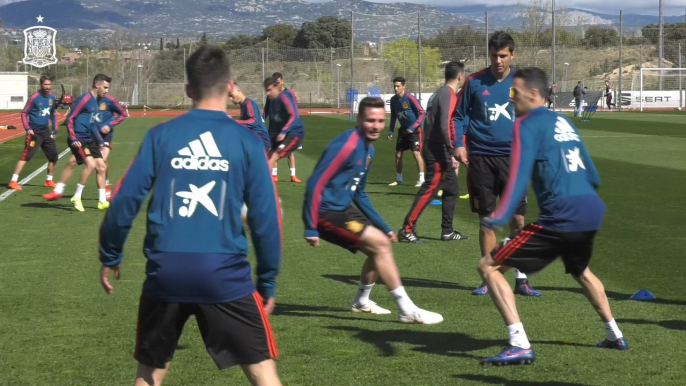 Entrentamiento matinal de la Selección Española de Fútbol