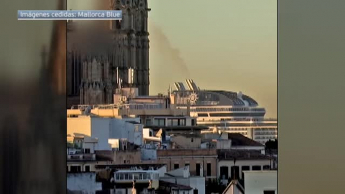 Expertos piden medidas para reducir la contaminación de las emisiones de gases de los barcos en el Mediterráneo