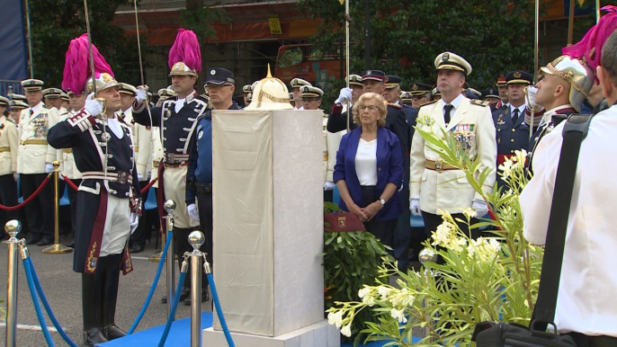 Políticos y funcionarios públicos en el acto de la Policía Municipal