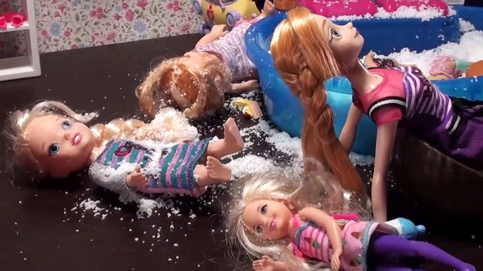 Elsa and Anna toddlers & Chelsea play at the play area, meet some babies- Frozen and Barbie episodes